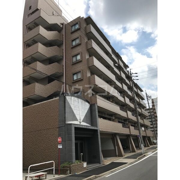 14/22 エントランス