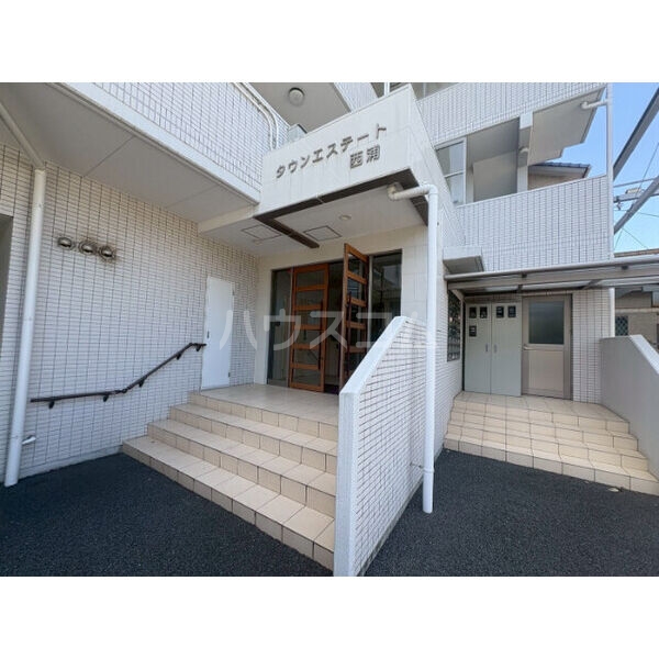 17/26 エントランス