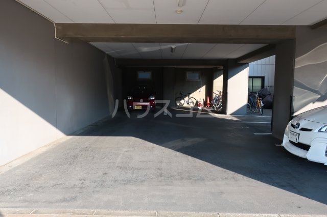 28/30 駐車場