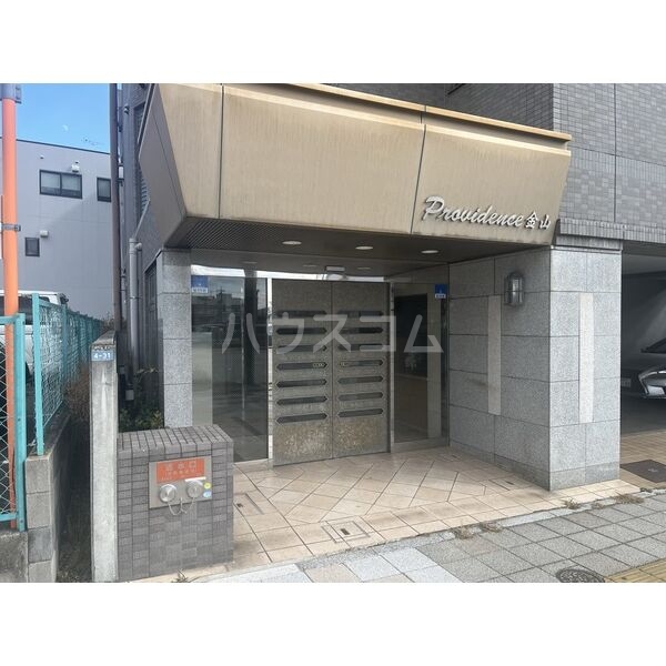 24/30 エントランス