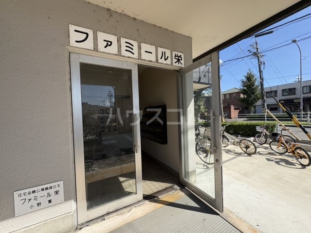 25/30 エントランス