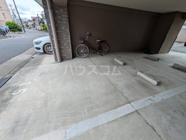 18/24 駐車場