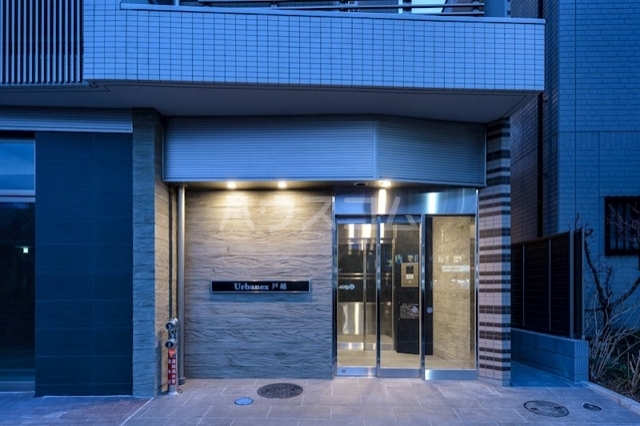 16/18 エントランス