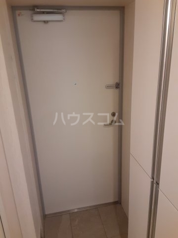 16/30 玄関