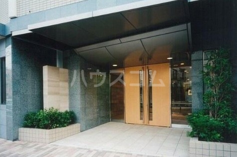 26/30 エントランス