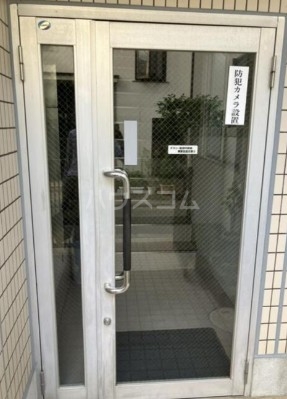 24/30 エントランス