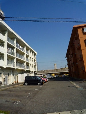 21/30 エントランス