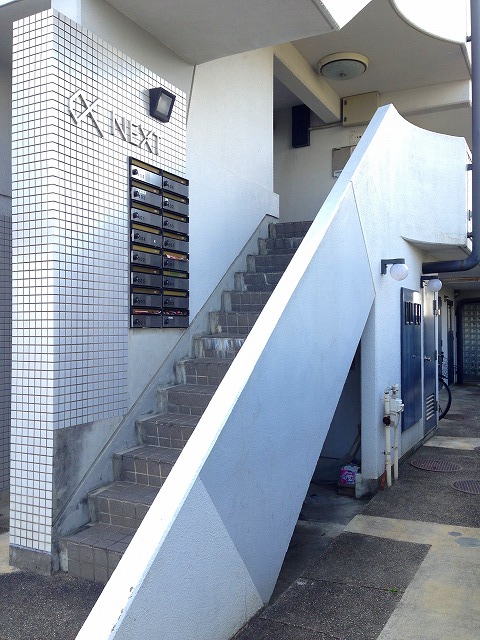 22/30 エントランス