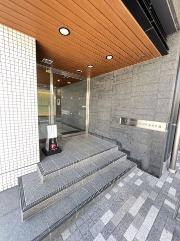 25/30 エントランス