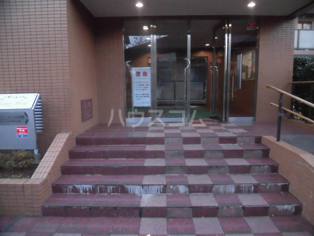 21/28 エントランス