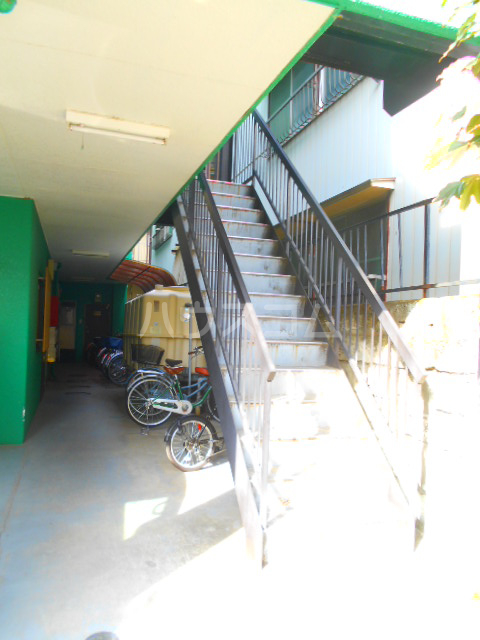 25/30 エントランス