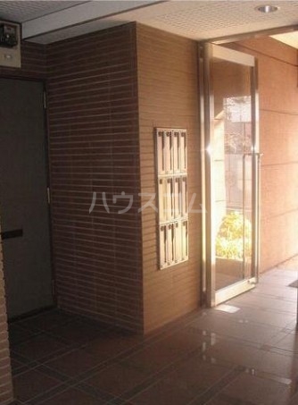 25/30 エントランス