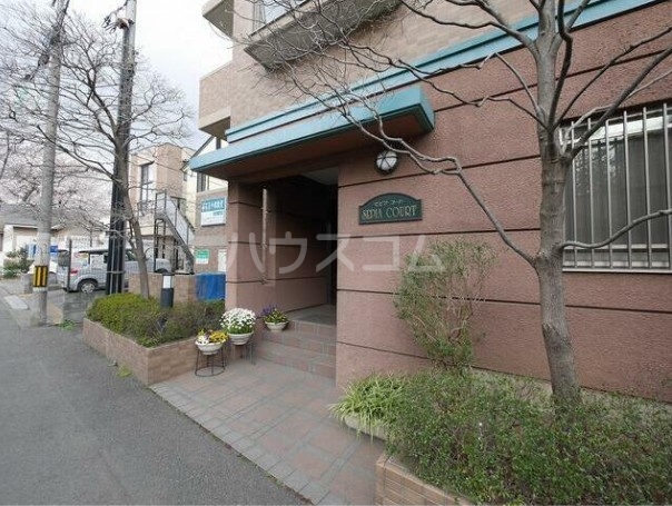 26/30 エントランス