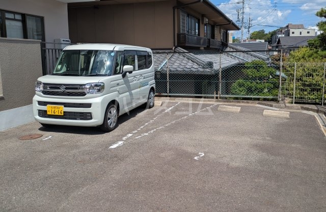 16/23 駐車場