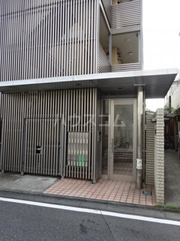 18/23 エントランス