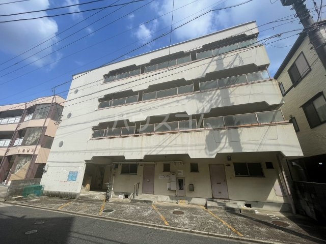 13/22 エントランス