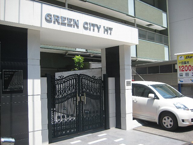 22/30 エントランス