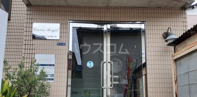 23/27 エントランス