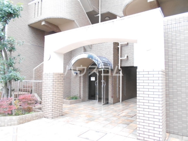 23/30 エントランス