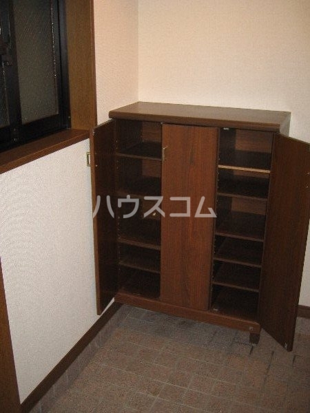 24/30 エントランス