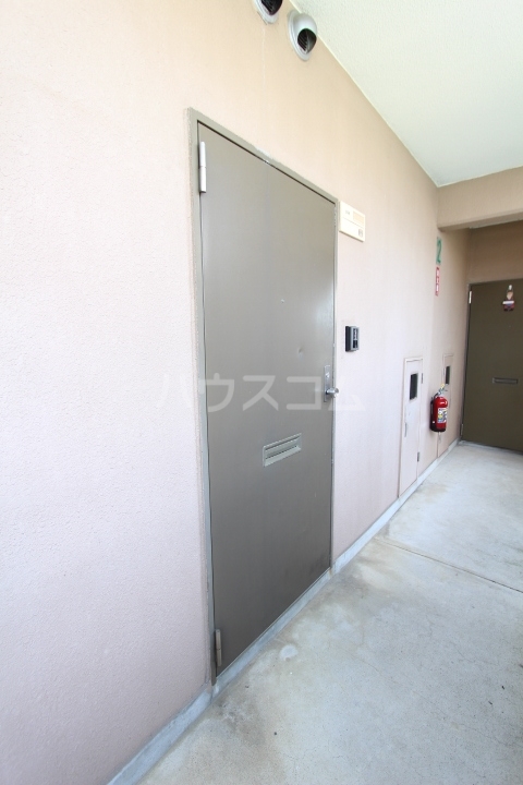 13/30 玄関