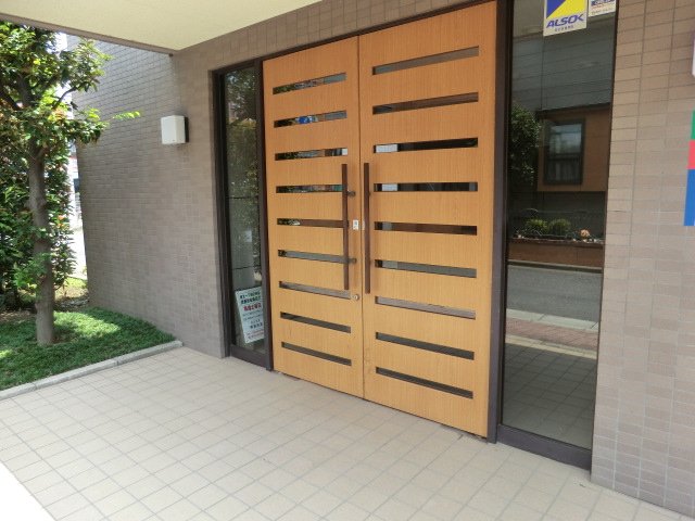 14/17 エントランス