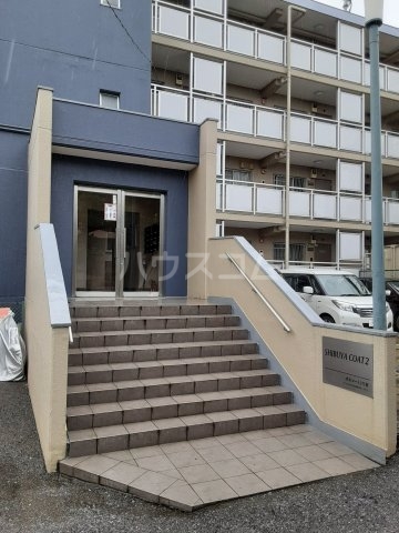 25/30 エントランス