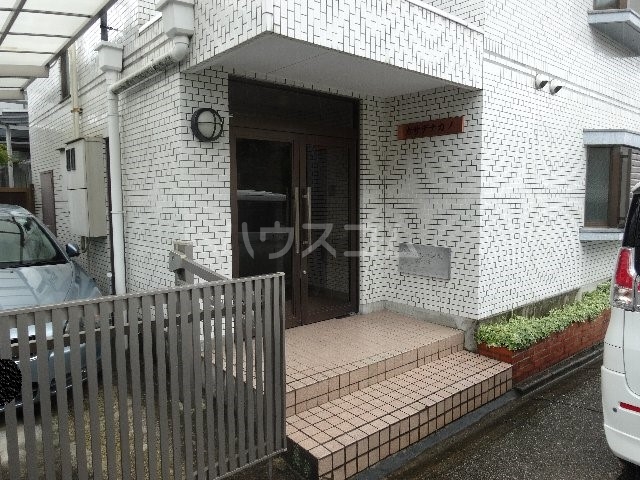 22/25 エントランス