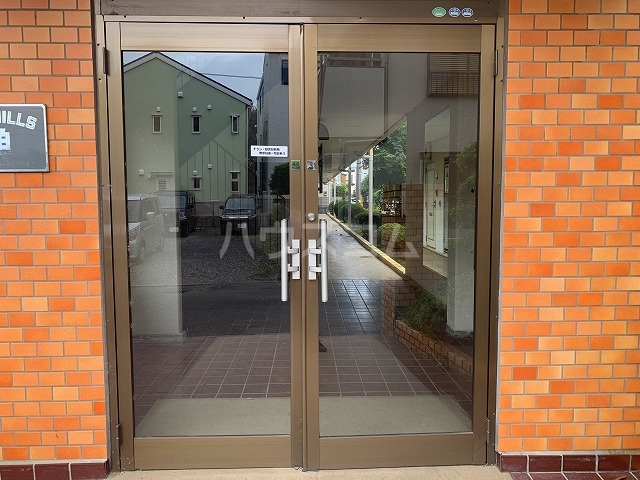 17/18 エントランス