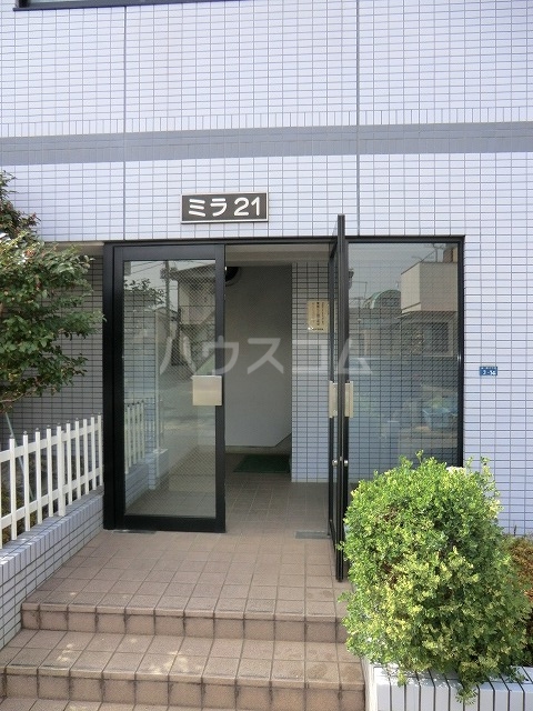 19/25 エントランス