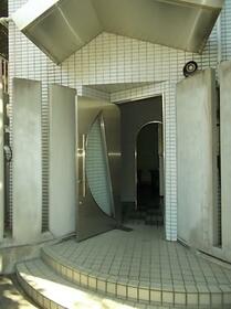 14/20 エントランス