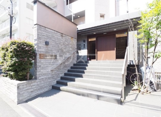 13/16 エントランス