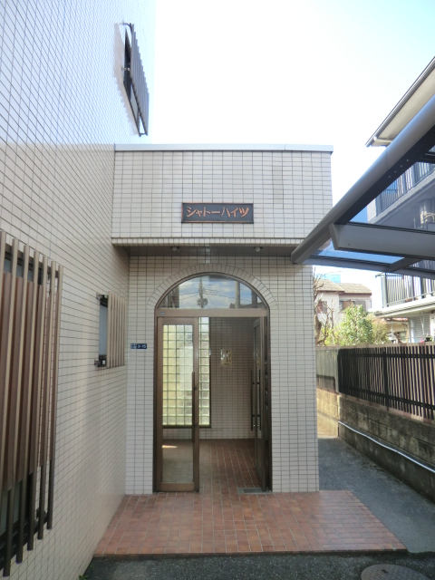 23/30 エントランス