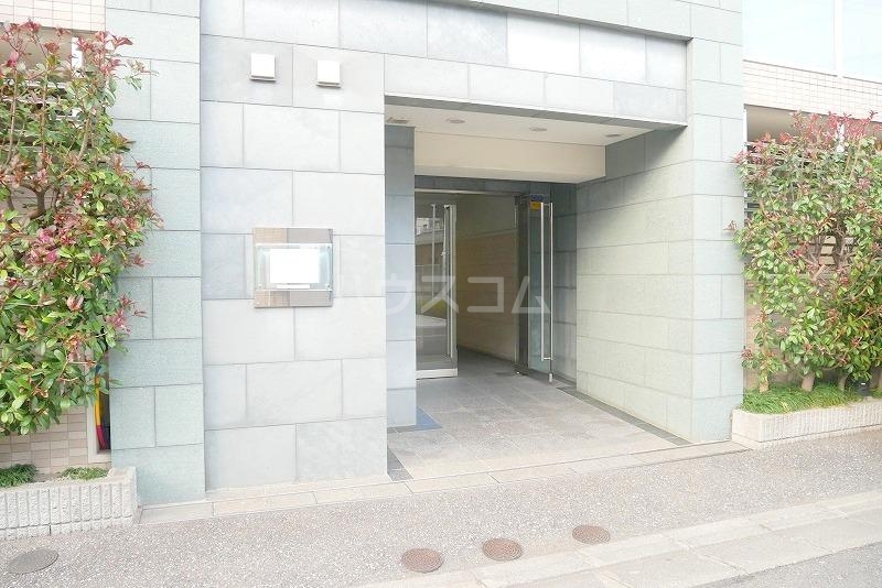 18/25 エントランス