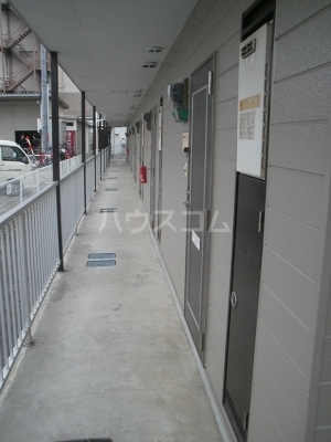 23/25 エントランス