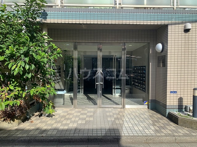 22/30 エントランス