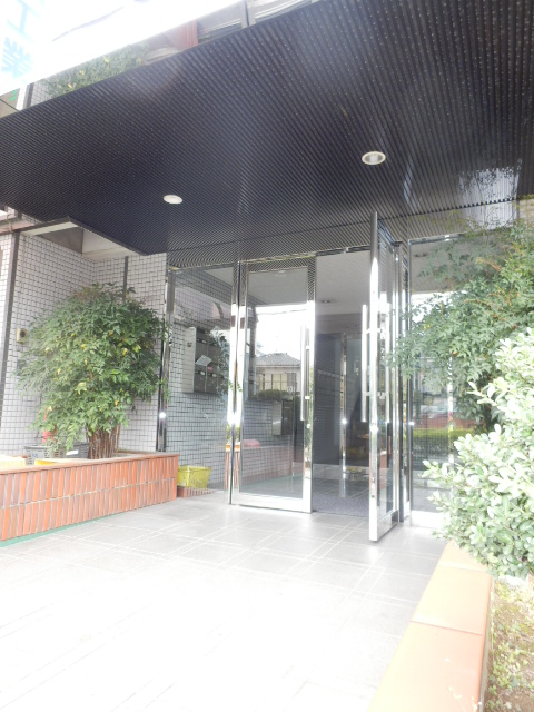 22/25 エントランス