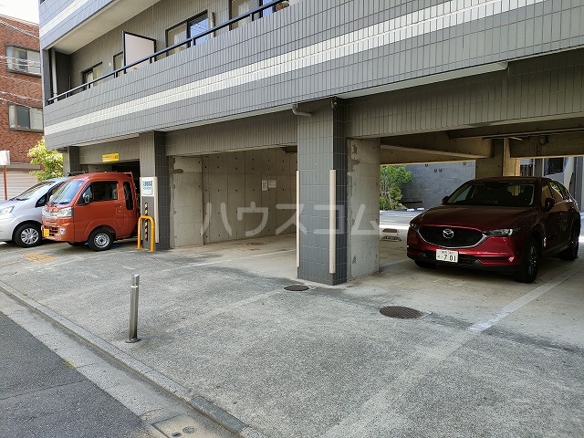 28/30 エントランス