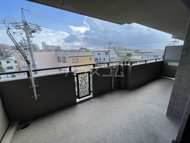 23/30 バルコニー