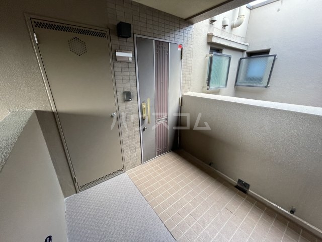 29/30 エントランス