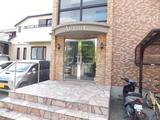 20/29 エントランス