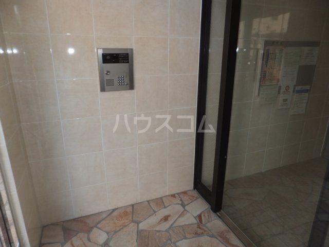 21/29 エントランス