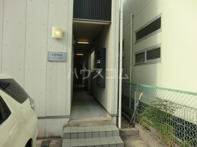 16/23 エントランス