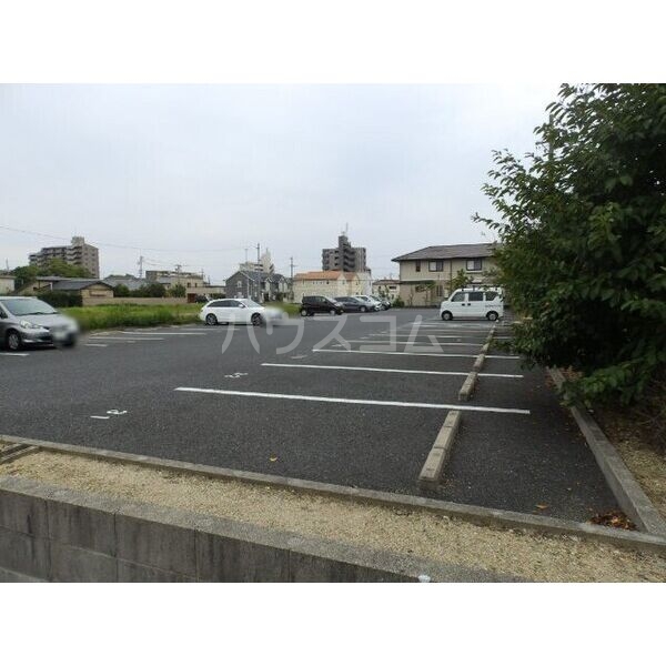 14/18 駐車場