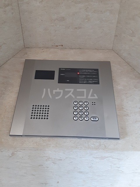 28/30 エントランス