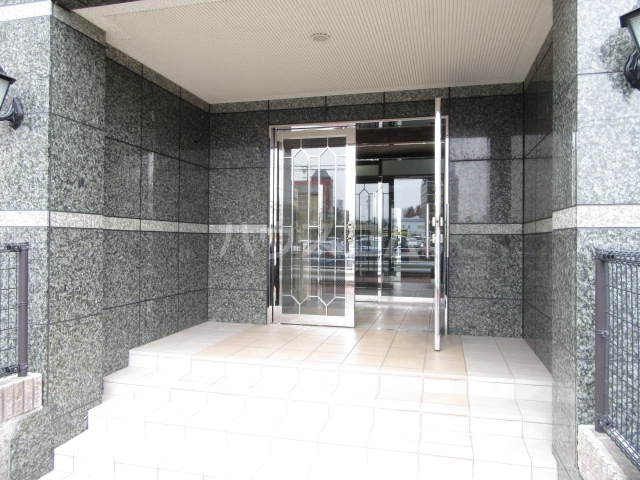 14/20 エントランス