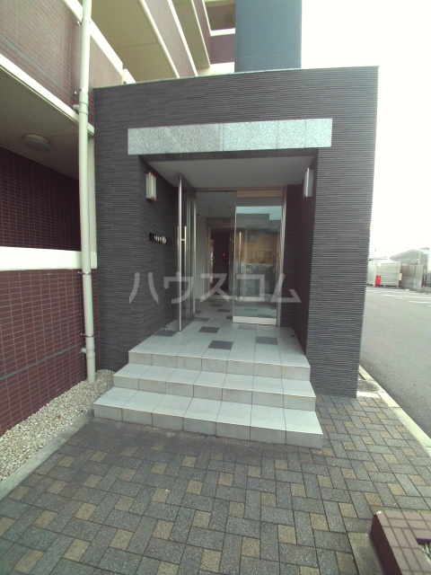 3/4 エントランス