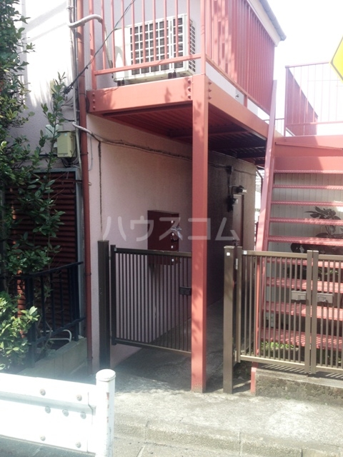 21/28 エントランス