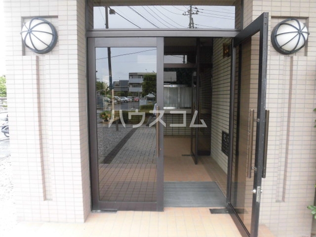26/30 エントランス