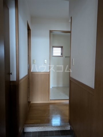 20/23 エントランス